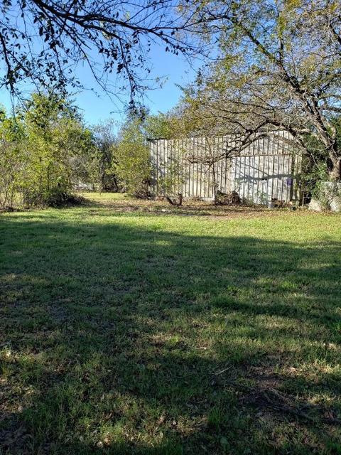 1226 E James St, Cleburne, TX 76031 photo 2