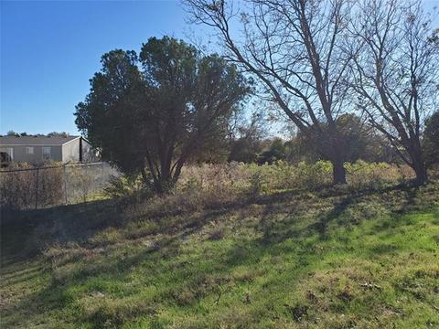 221 Bishop St, Commerce, TX 75428 photo 1