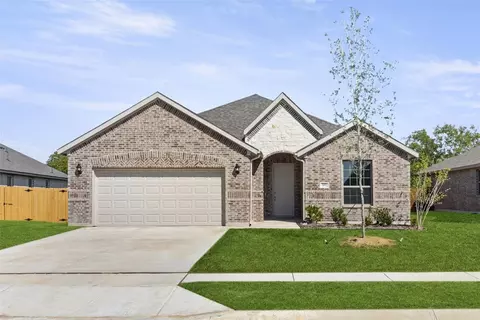 209 Maverick Trl, Valley View, TX 76272
