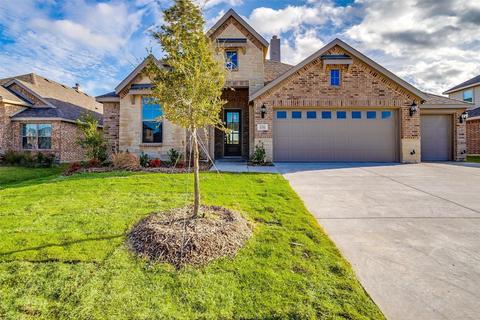 131 Half Moon Dr, Waxahachie, TX 75165