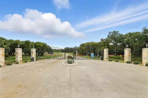 1316 County Road 602 Ct, Burleson, TX 76028