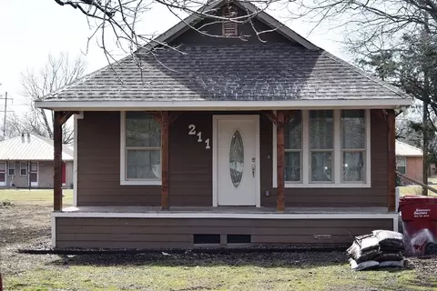 211 E Hunt St, Leonard, TX 75452 photo 2