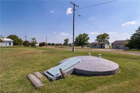 512 W Hackberry St, Malone, TX 76660 photo 27