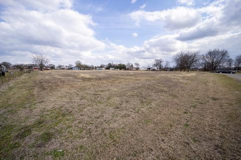 300 Smith Cir, Point, TX 75472