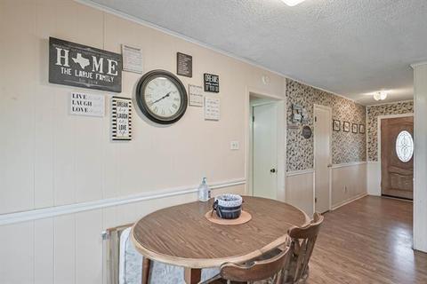 702 NE 5th St, Hubbard, TX 76648 photo 9