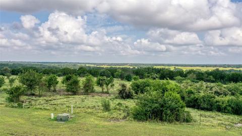 404 Strada Luca, Florence, TX 76527 photo 9