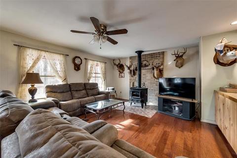 1081 Elenburg Rd, Perrin, TX 76486 photo 4