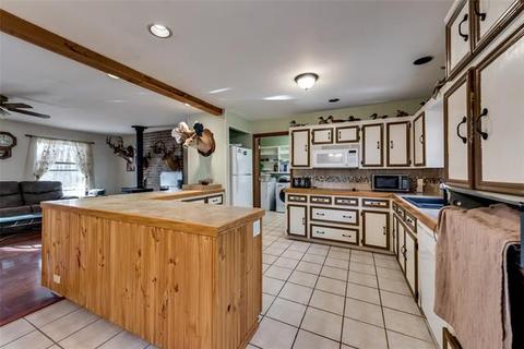 1081 Elenburg Rd, Perrin, TX 76486 photo 6