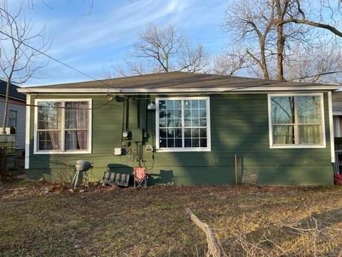 608 E Morton St, Denison, TX 75021 photo 2