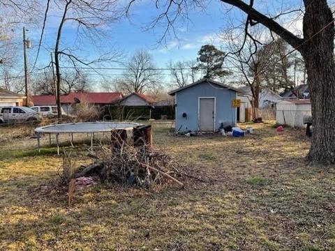 608 E Morton St, Denison, TX 75021 photo 3