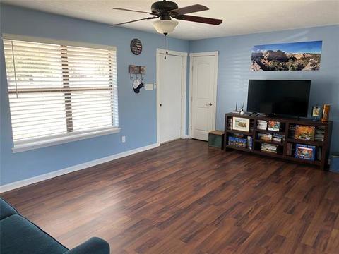 212 S Loop, Brady, TX 76825 photo 4