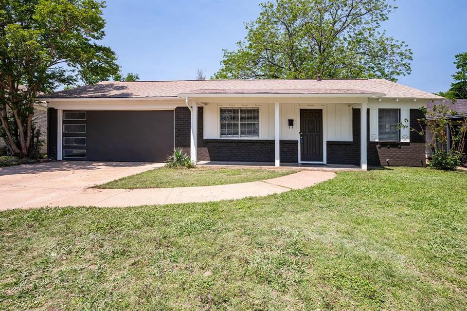 220 Johnson Ave, Everman, TX 76140 26 Photos MLS 20050981 Movoto