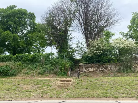 531 E Main St, Denison, TX 75021 photo 2