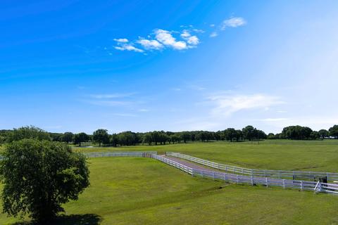 1930 Hemming Rd, Valley View, TX 76272