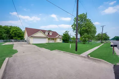 301 E Buffalo St, Forney, TX 75126 photo 3