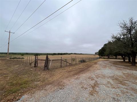 609 E Main St, Gustine, TX 76455 photo 8