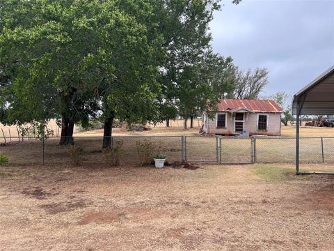609 E Main St, Gustine, TX 76455 photo 6