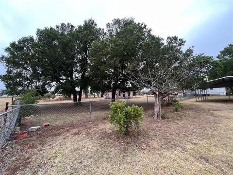 609 E Main St, Gustine, TX 76455 photo 17