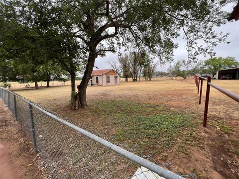 609 E Main St, Gustine, TX 76455 photo 10