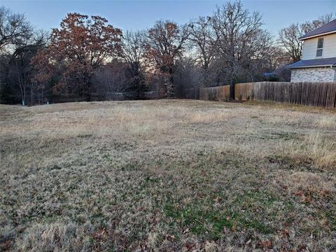 800 Hillburn Dr, West Tawakoni, TX 75474