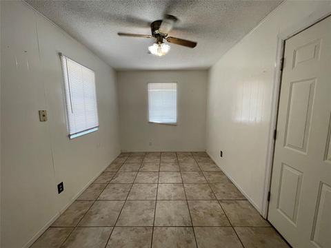 1023 N 6th St, Haskell, TX 79521 photo 9
