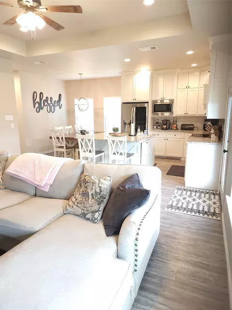 599 Eubank St, Mabank, TX 75147 photo 5