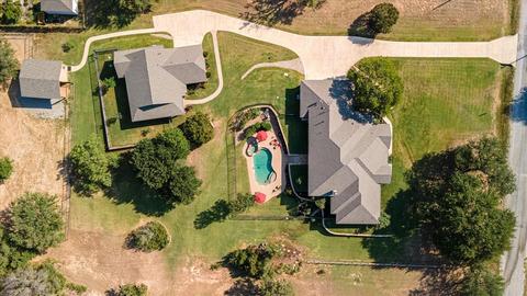 1401 Black Hawk Trl, Nemo, TX 76070 photo 1