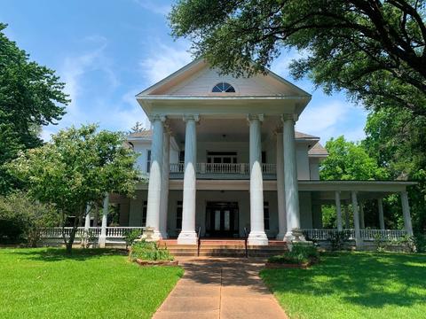 601 E Hodges St, Palestine, TX 75801