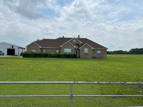 269 County Road 4444, Trenton, TX 75490