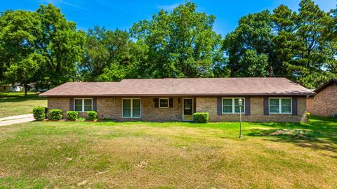 204 E Kaufman St, Gilmer, TX 75644
