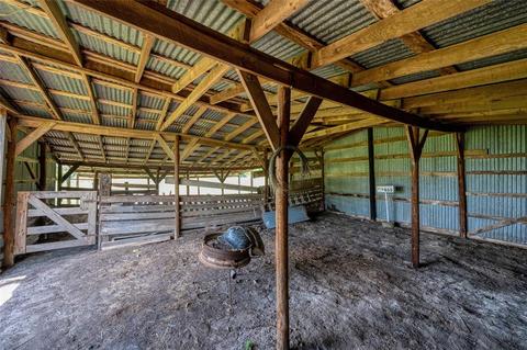 655 County Road 1525, Ector, TX 75439 photo 9