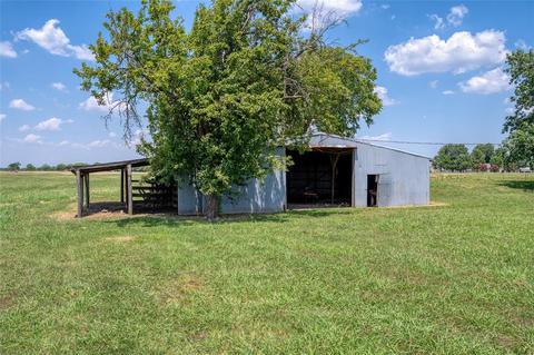 655 County Road 1525, Ector, TX 75439 photo 8