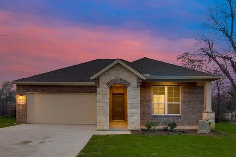 2822 Silver St, Greenville, TX 75401