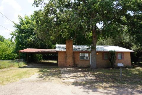 910 Sycamore St, Athens, TX 75751