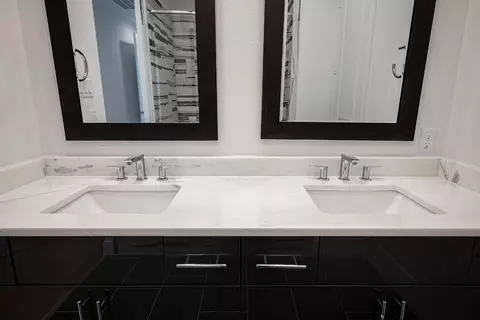 Bath - 4145 Runyon Rd, Addison, TX 75001 photo 3 of 5