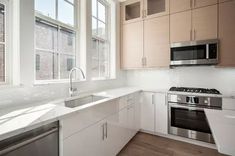 Kitchen - 4145 Runyon Rd, Addison, TX 75001 photo 4 of 5