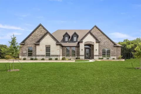 7048 Valley View Dr, Joshua, TX 76058