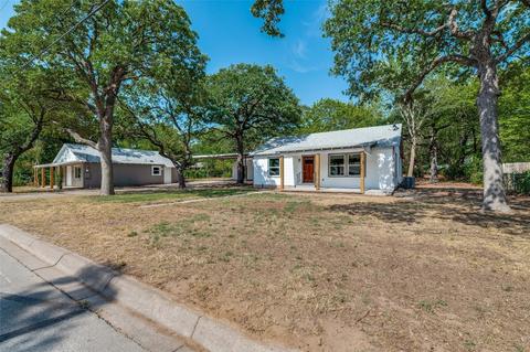 3021 Chippewa Trl, Lake Worth, TX 76135