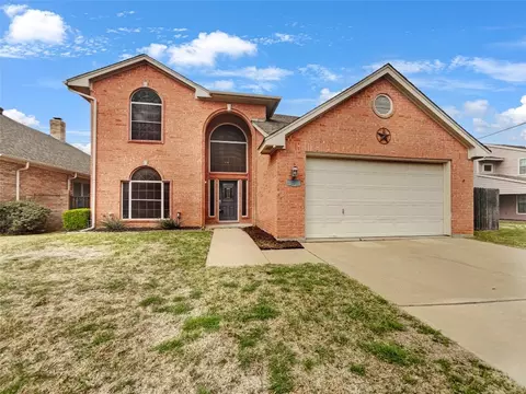 3209 Village Oak Dr, Arlington, TX 76017