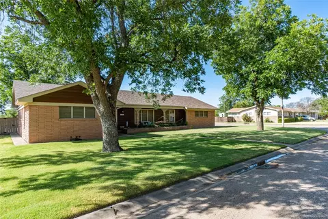 602 Hill Cir, Stamford, TX 79553