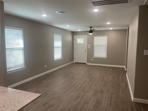 726 E Chestnut St, Denison, TX 75021 photo 4