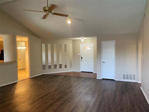 202 Laurel Ln, Euless, TX 76039 photo 3