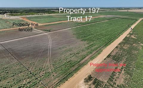 Tr 17 Cr 136, Floresville, TX 78114