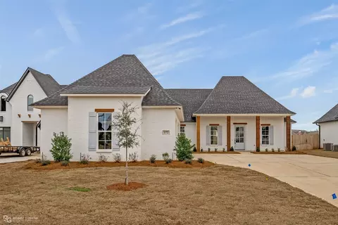 172 N Canal Dr, Bossier City, LA 71111