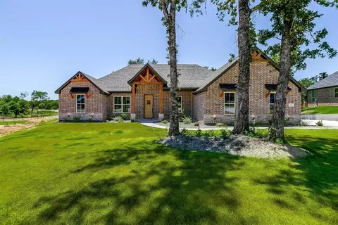 512 Ford Flts, Springtown, TX 76082