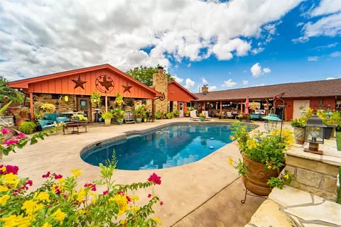 6 London Ln, Breckenridge, TX 76424