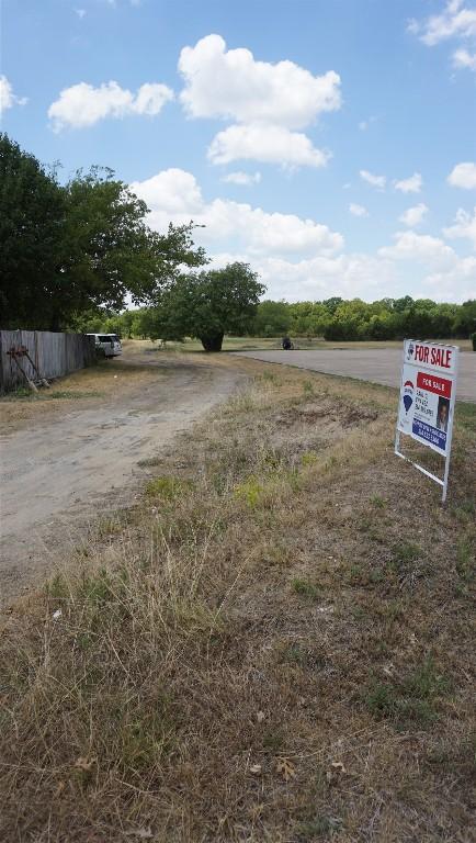 613 N Lancaster Hutchins Rd, Lancaster, TX 75146