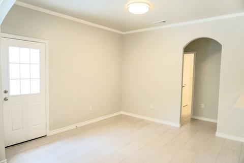512 E 6th St, Bonham, TX 75418 photo 3