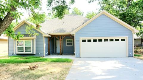 512 E 6th St, Bonham, TX 75418
