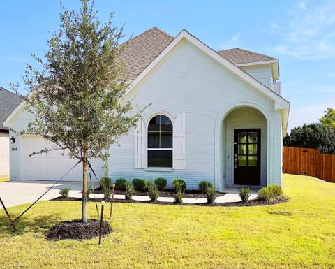 1304 Robinson Valley Dr, Weatherford, TX 76087